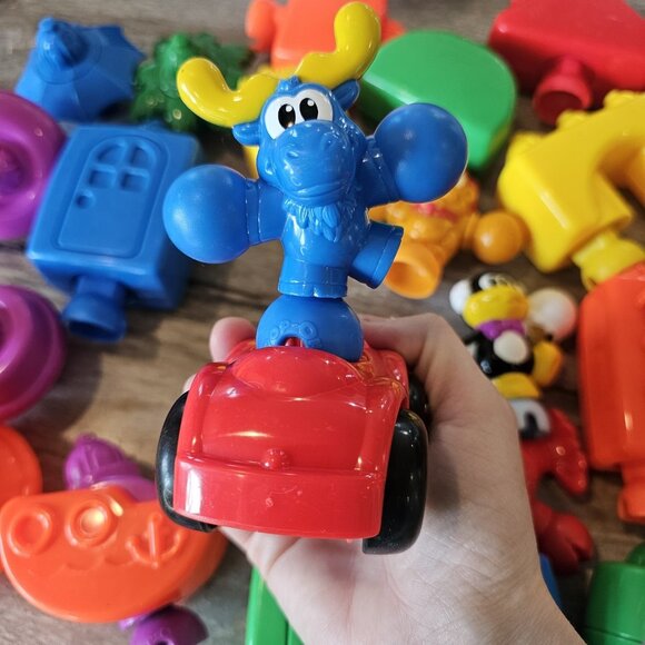 90s Y2K Fisher Price Pop Onz Building System 27 Pieces Animals Car Doors Shapes - Picture 9 of 14